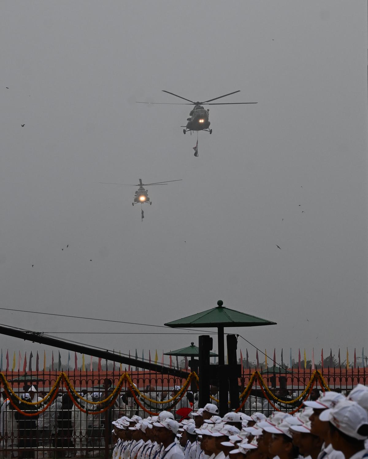 शुक्रवार को नई दिल्ली में रेड फोर्ट में स्वतंत्रता दिवस समारोह के दौरान दृश्य। 